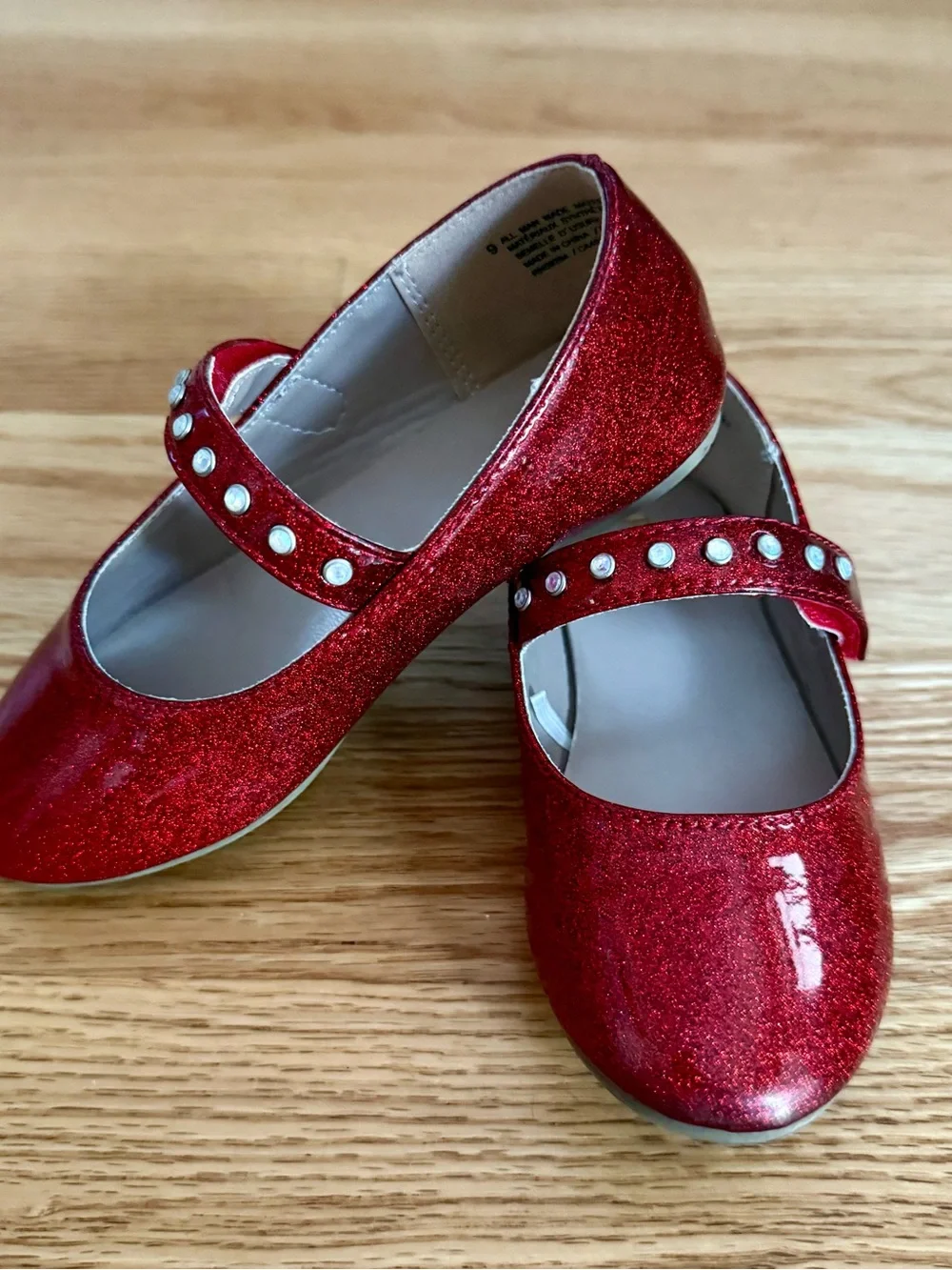 The Children’s Place Girls Red Glitter Mary Jane Flats with Pearl Strap, Size 9